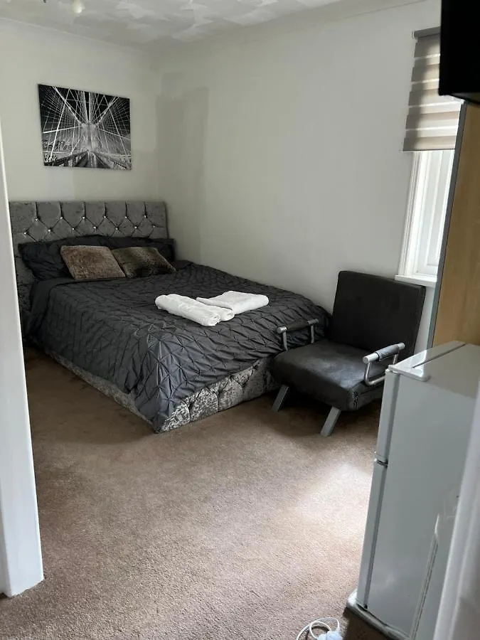 Alder En-Suite Self Caring Private Shower 2 Southampton