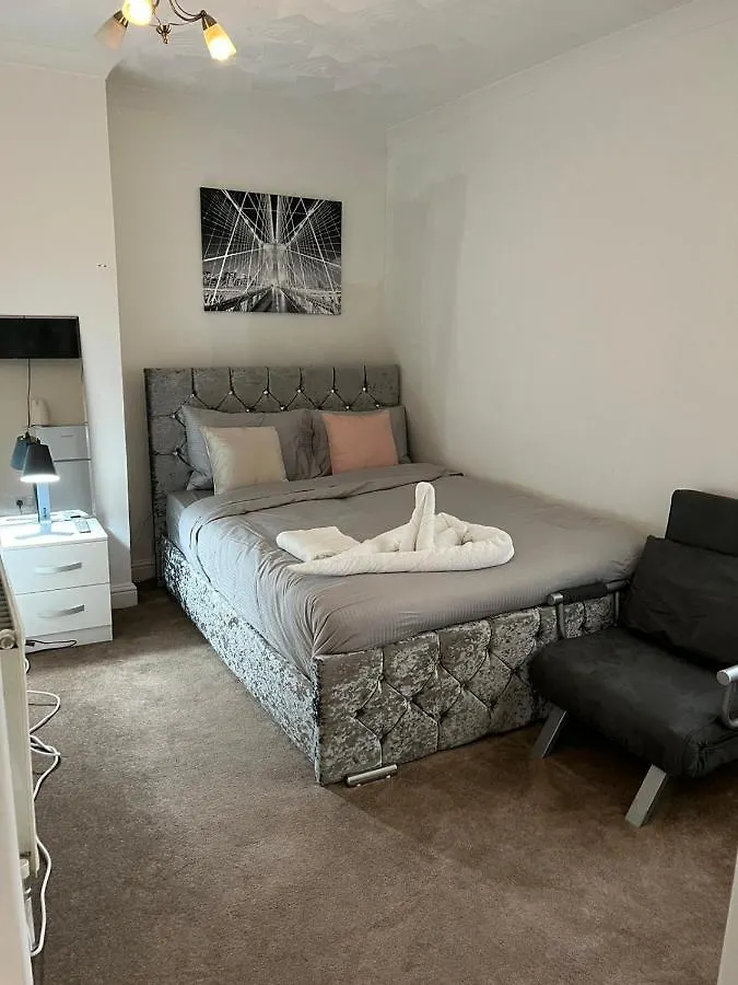 Alder En-Suite Self Caring Private Shower 2 Southampton
